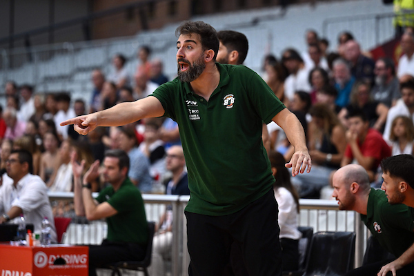 Virtus Roma 1960, presentati coach Davide Villa e Rei Pullazi: “Inizia una stagione dove avremo un solo risultato a disposizione, la promozione”