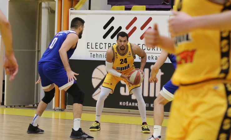 FOCUS BM / JAMEL MORRIS: ESPERIENZA EUROPEA PER LA FORTITUDO BOLOGNA DI COACH DEMIS CAVINA – DI MATTEO CAZZULANI