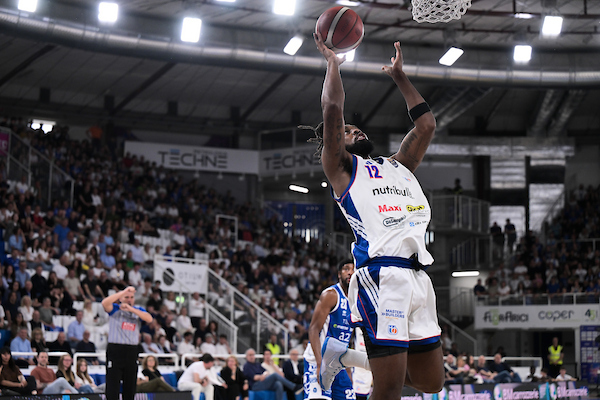 Cantù punta Kruize Pinkins per chiudere il roster