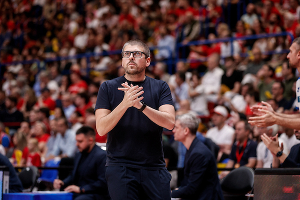 Maxima Roma, coach Cotelli si presenta: “L’obiettivo è costruire un’identità di squadra. Avremo il compito di intercettare la passione del tifoso romano” – di Valerio Laurenti