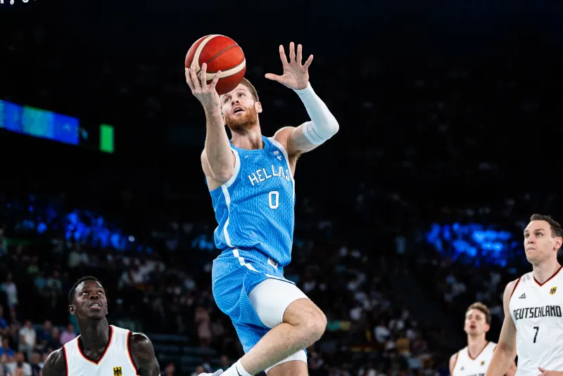 BM MERCATO / OLYMPIACOS: PUGNO DURO CONTRO THOMAS WALKUP PER L’ASSENZA AL RADUNO – DI MATTEO CAZZULANI