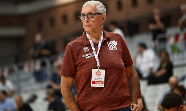 BM ANTEPRIMA A2/ COACH PILLASTRINI: “SUPERCOPPA? NON CI ASPETTAVAMO DI ESSERE SUBITO COMPETITIVI. AGGIUNGERE UN ALTRO STRANIERO E’ UNA STUPIDAGGINE, CI SONO TANTI ITALIANI FORTI ANCHE NELLE SERIE INFERIORI!” – DI ALESSIO APICELLA