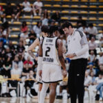 Virtus Bologna, Mumbrù e Ferrari dopo il successo su Pesaro: «Nel secondo tempo abbiamo trovato il nostro ritmo e la musica è cambiata»