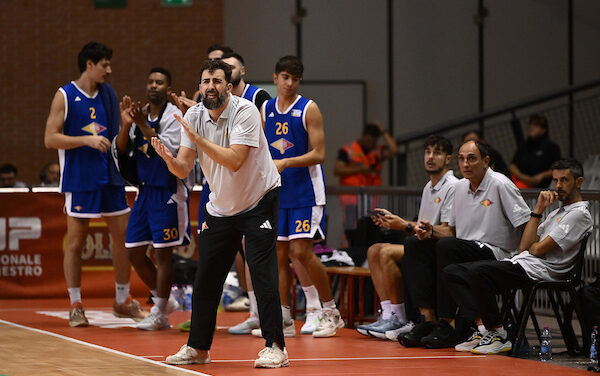 Virtus Roma 1960, coach Villa tuona dopo il ko contro gli Herons Montecatini: “Partita scadente con un approccio inadeguato. Dobbiamo essere solidi e non schizzofrenici”