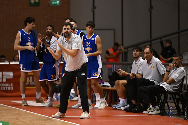 Virtus Roma 1960, coach Villa tuona dopo il ko contro gli Herons Montecatini: “Partita scadente con un approccio inadeguato. Dobbiamo essere solidi e non schizzofrenici”
