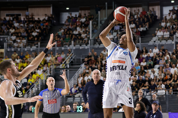 BM ON LBA/ Napoli rovina il debutto della Maxima Roma al PalaEur, i capitolini cedono (75-94) – di Valerio Laurenti