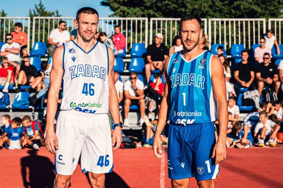 BM DA BASKET ADRIATICO / LO ZADAR ONORA IL SUO MARE E LA SUA ARCHITETTURA NELLE NUOVE MAGLIE – DI MATTEO CAZZULANI
