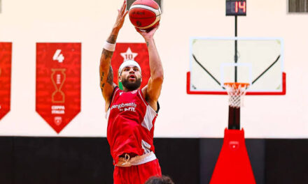 BM ON PRESEASON / HALE SI CONFERMA UNA FURIA E PORTA VARESE IN FINALE DEL TROFEO BASILICATA: BATTUTA NAPOLI 102-98 – DI ANTONIO CATALANO