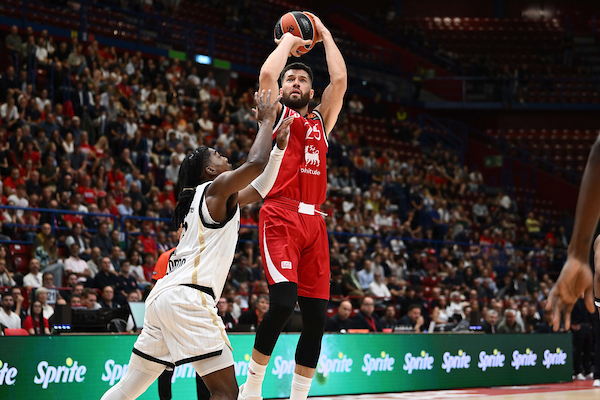 BM EUROLEAGUE TIME/ OLIMPIA MILANO, PETERS VERSO IL BASKONIA: «TRASFERIRE L’INERZIA DELLA PRIMA VITTORIA»