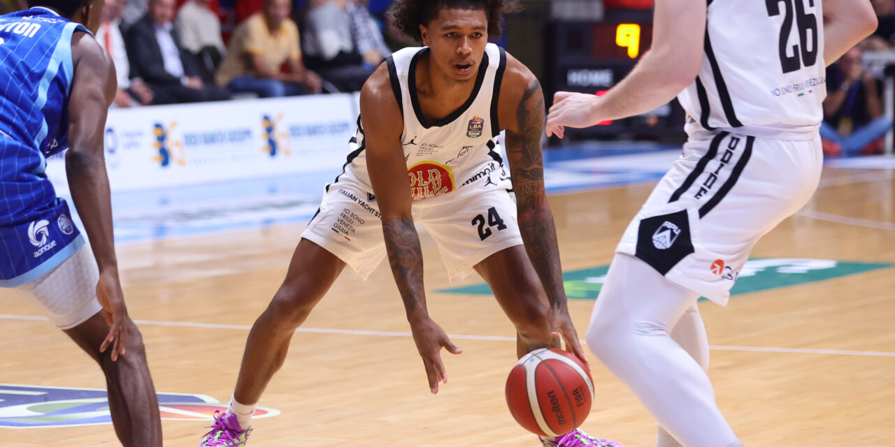 BM LBA TIME/ Le pagelle: i punti di Battle e il canestro decisivo di Calzavara conducono Udine al successo, Cantù si accontenta dei 20 di Flagg – Di Martino Cavigioli