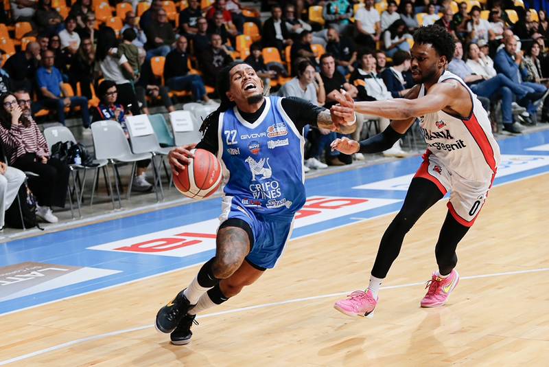 BM A2 TIME/ COLPACCIO RUVO A MILANO, BENE AVELLINO E PESARO, TRACOLLO CIVIDALE- DI MATTEO PIEPOLI